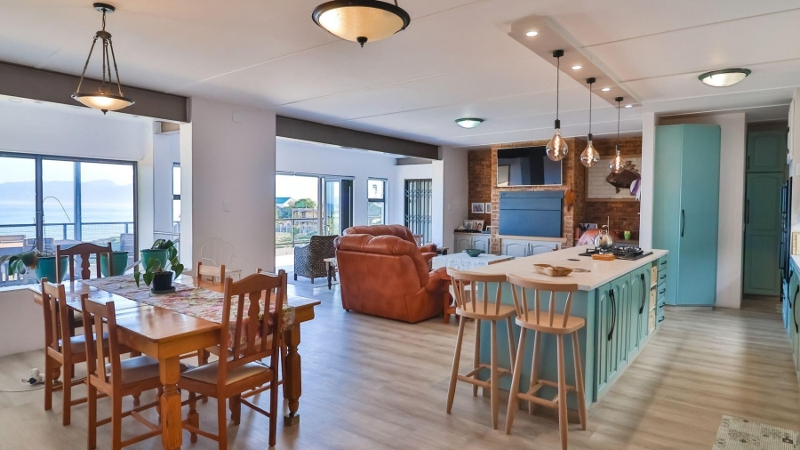 5 Bedroom Property for Sale in De Kelders Western Cape